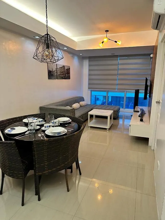 The Pearl Interior Designed 1 Bedroom Unit Burgos Circle Bgc Manila 0*,  Philippines